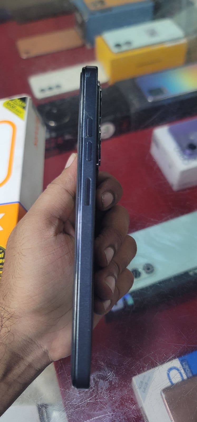 Tecno Spark 20 8GB / 256GB in Gravity Black — photo 4