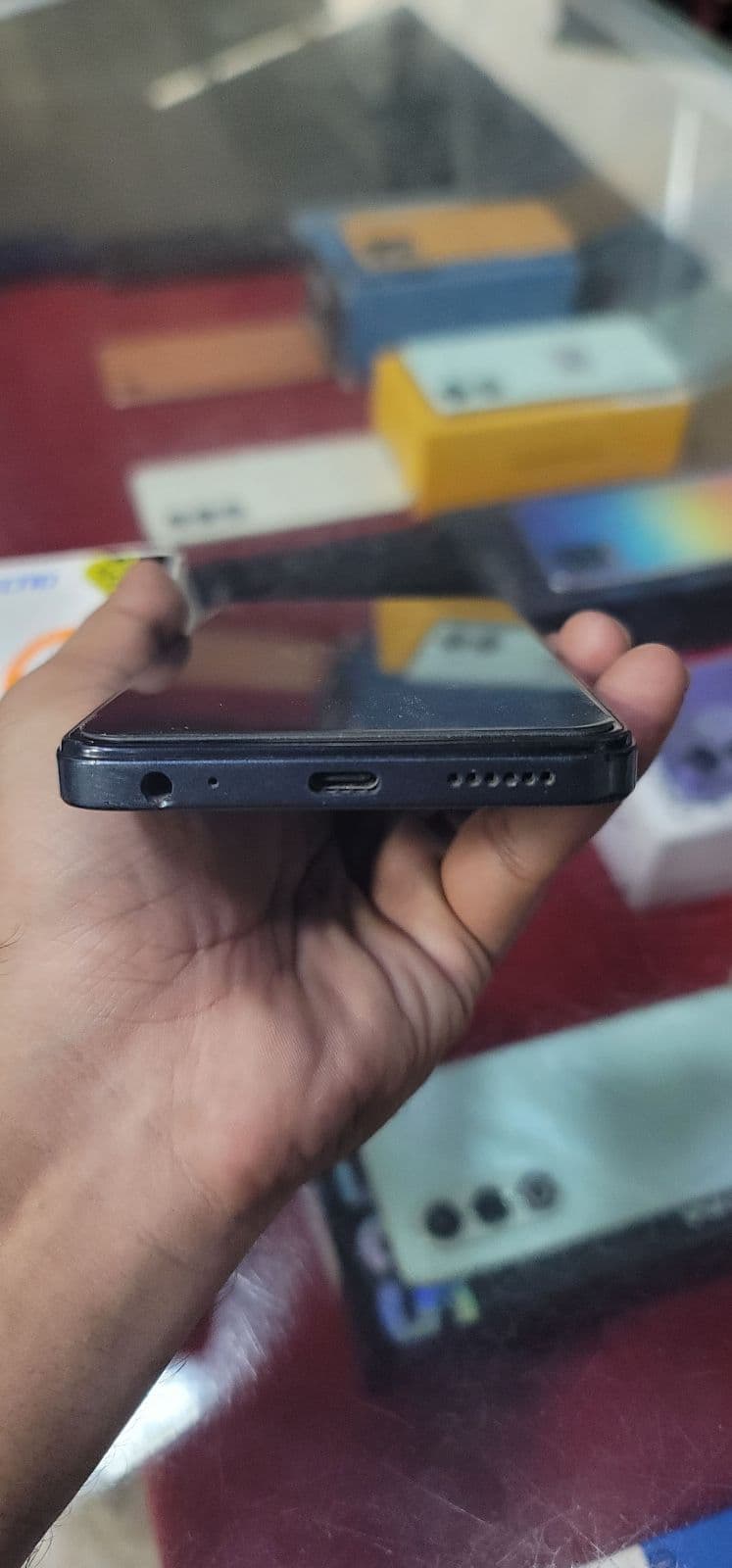 Tecno Spark 20 8GB / 256GB in Gravity Black — photo 5