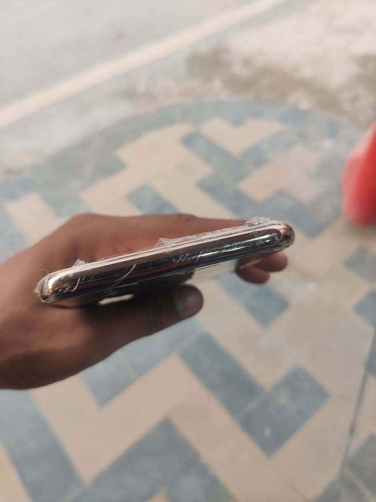 Apple iPhone 11 Pro Max 64GB in Gold — photo 5