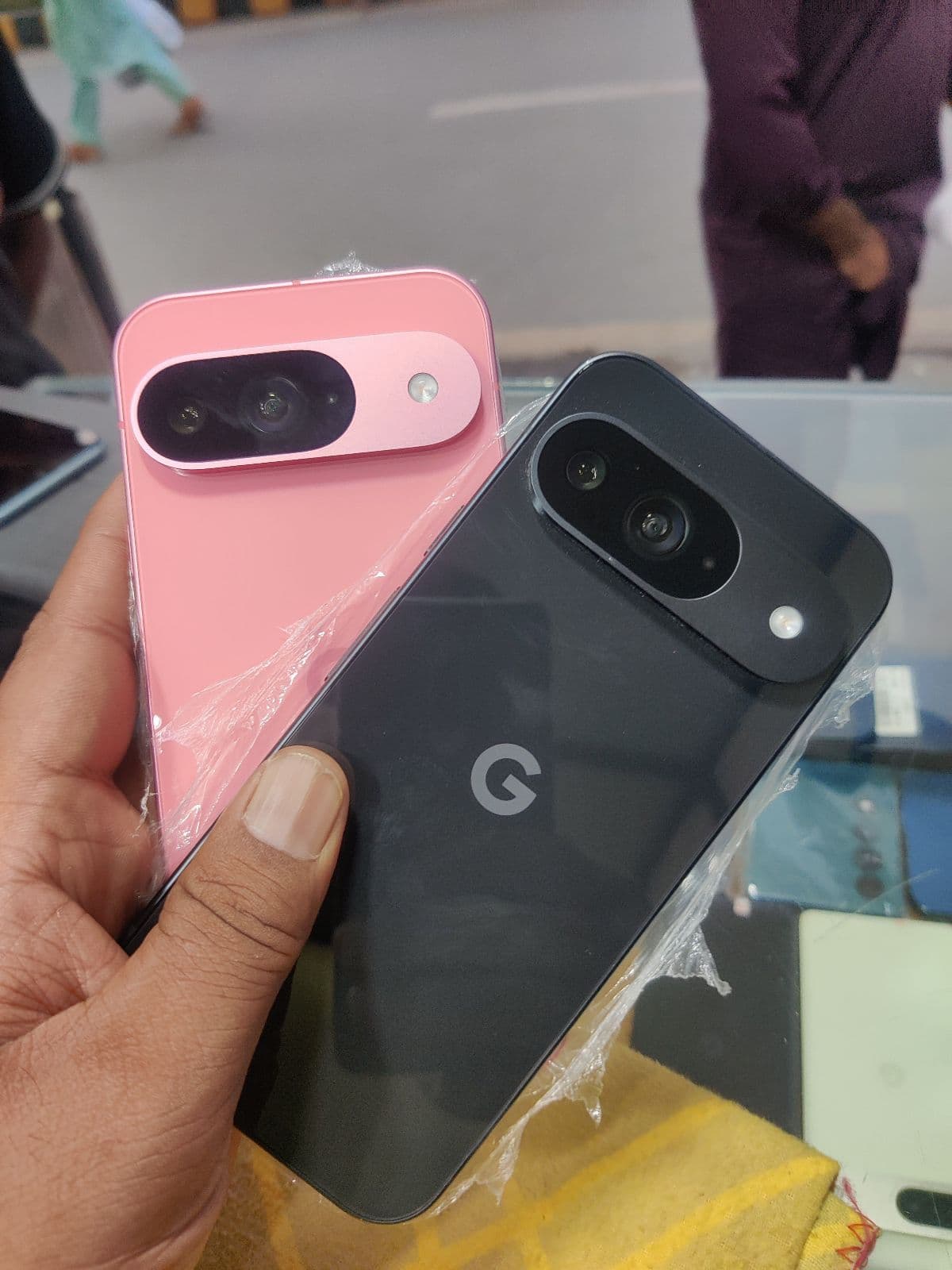 Google Pixel 9 12GB / 128GB in Peony — photo 3