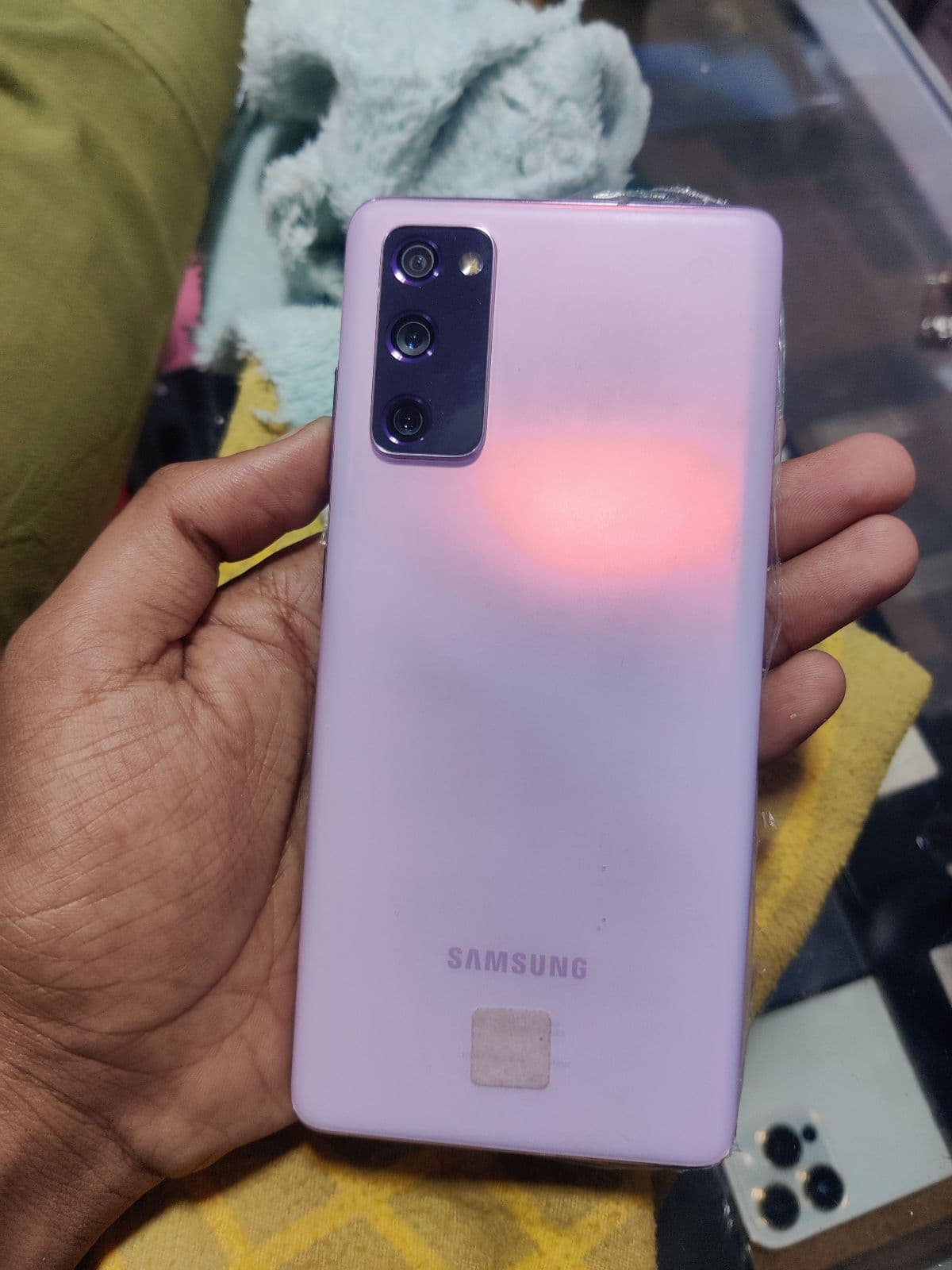 Samsung Galaxy S20 FE 8GB / 128GB in Cloud Lavender — photo 2