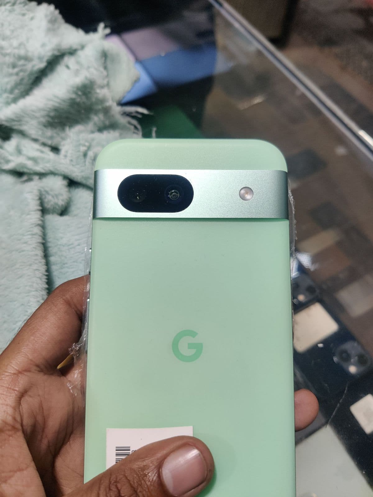 Google Pixel 8a 8GB / 128GB in Aloe — photo 3