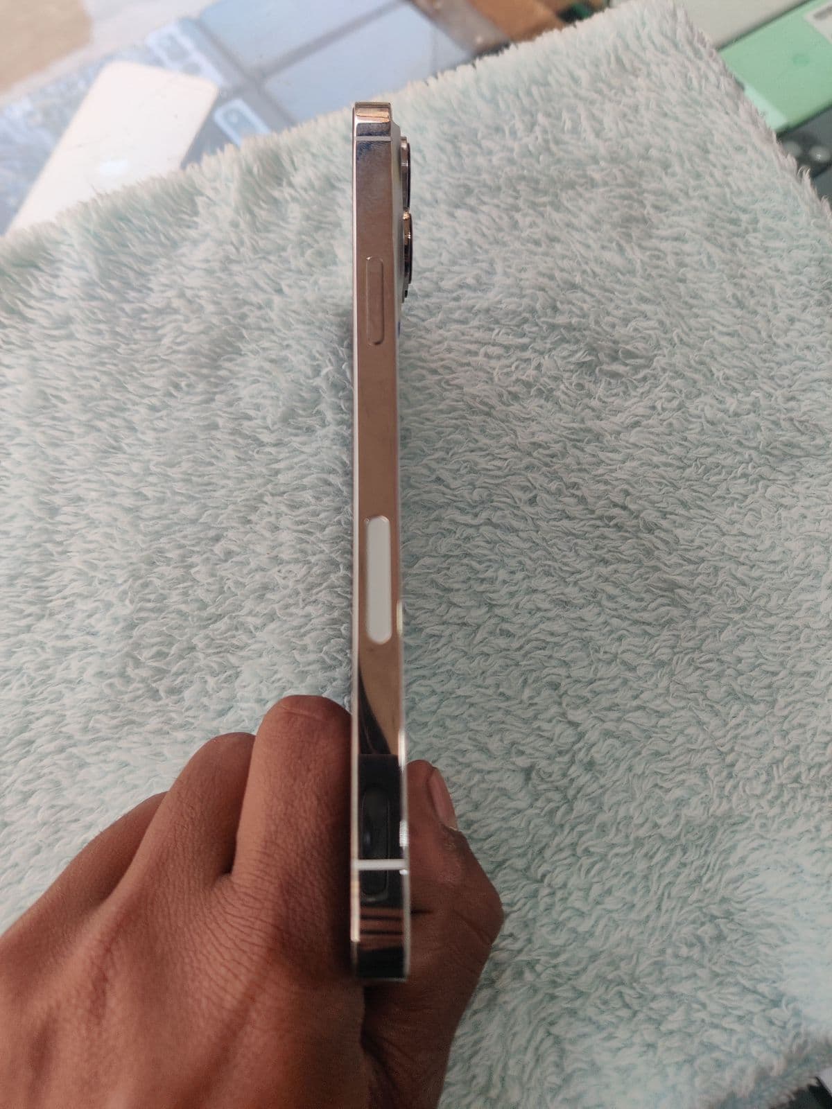 Apple iPhone 13 Pro 256GB in Silver — photo 3