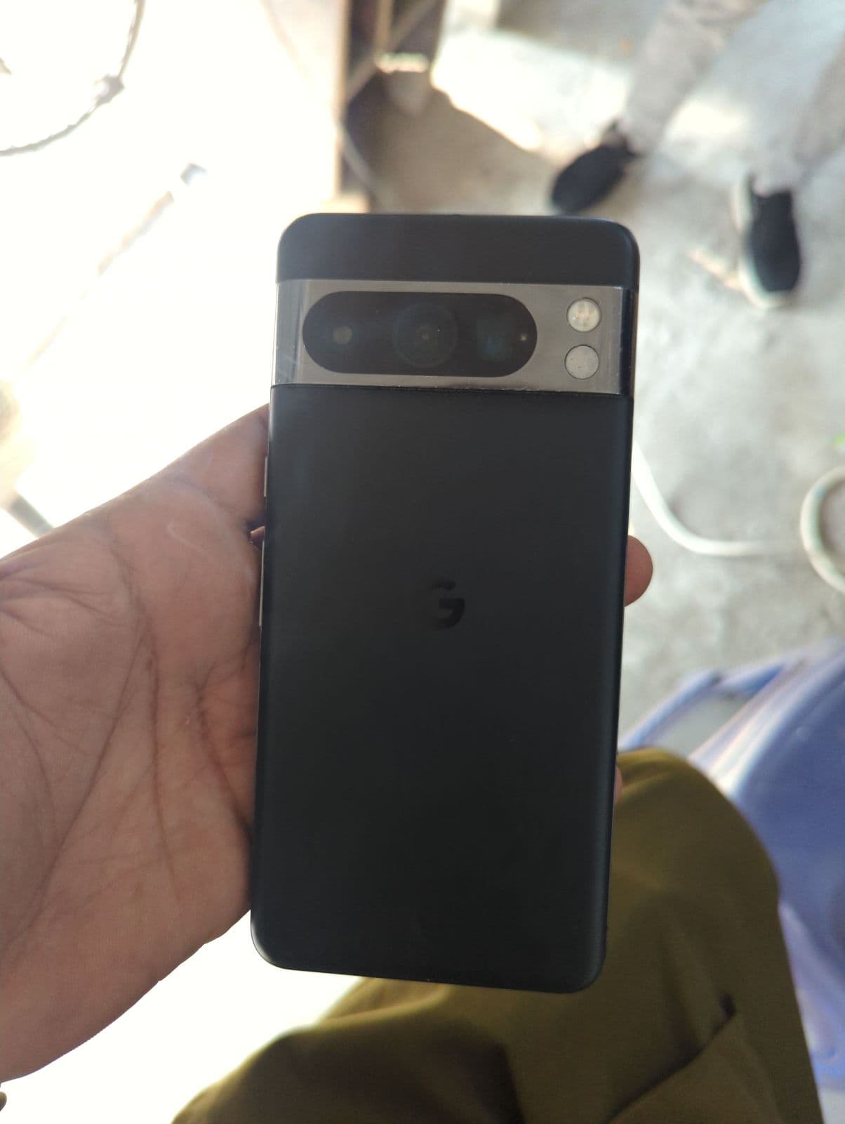 Google Pixel 8 Pro 12GB / 128GB in Obsidian — photo 2