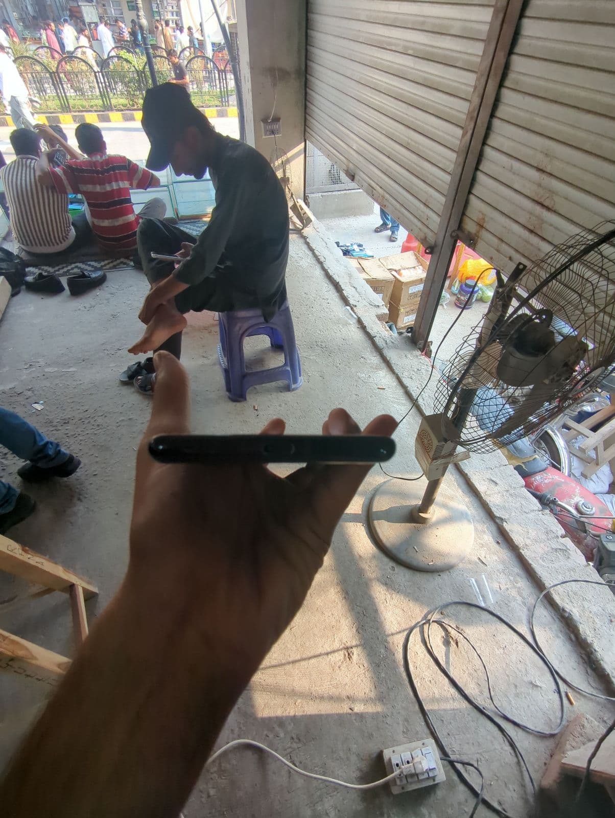 Google Pixel 6 Pro 12GB / 128GB in Stormy Black — photo 3