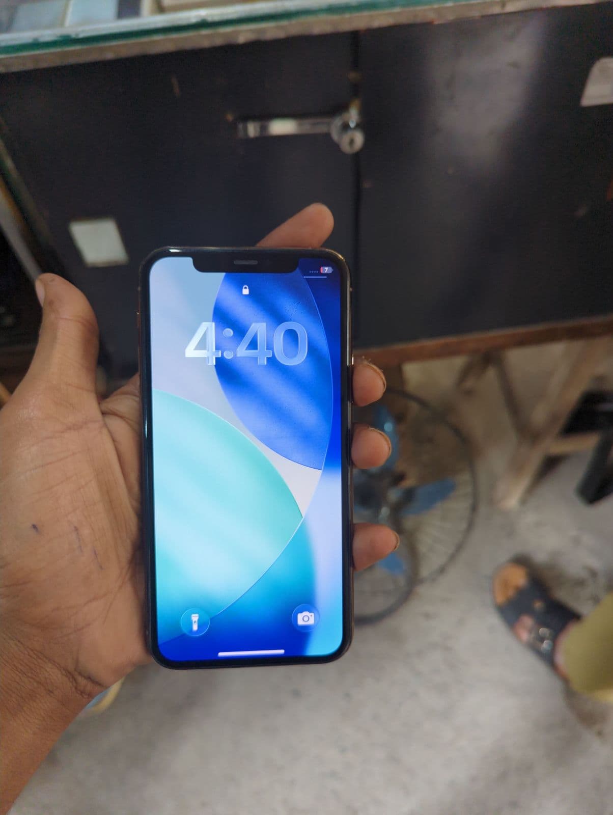 Apple iPhone 11 Pro 256GB in Gold — photo 2