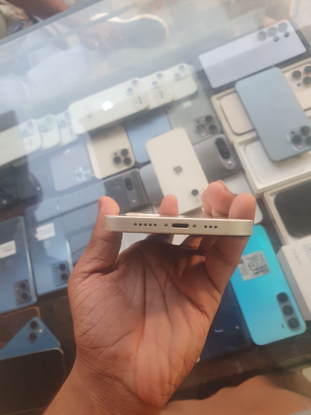 Apple iPhone 12 128GB in White — photo 3