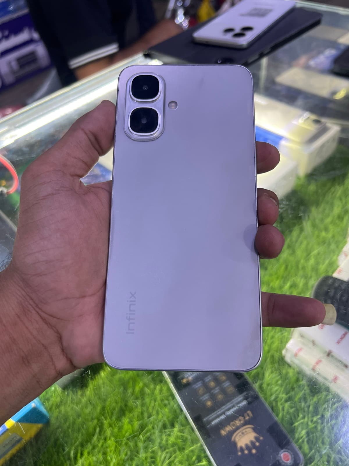 Infinix Smart 10 · 4GB / 64GB