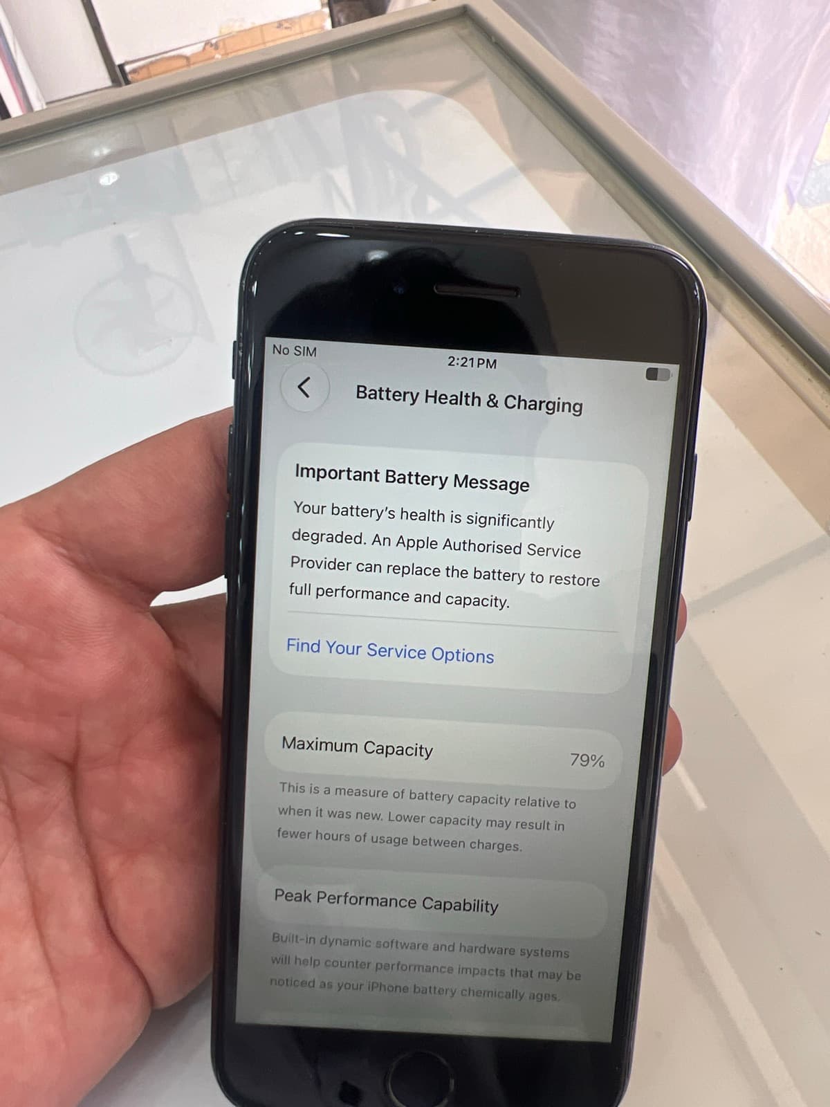 iPhone SE (2022) · 64GB