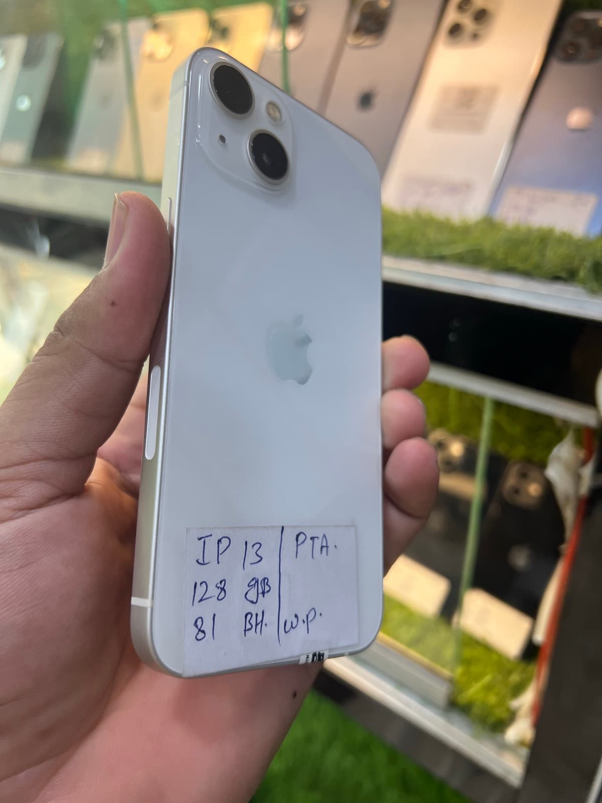 Apple iPhone 13 128GB in Starlight — photo 2