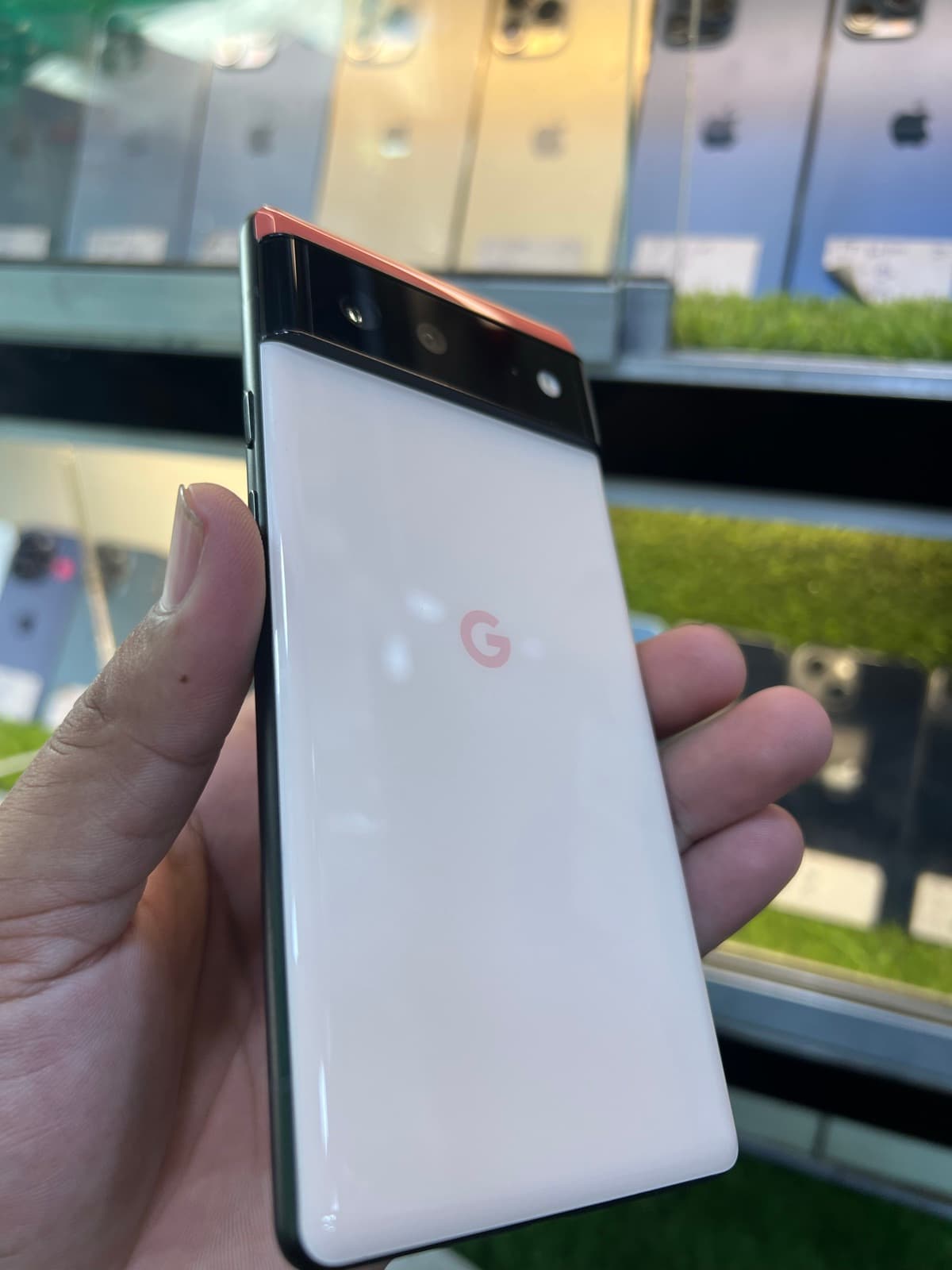 Google Pixel 6 8GB / 128GB in Kinda Coral — photo 3