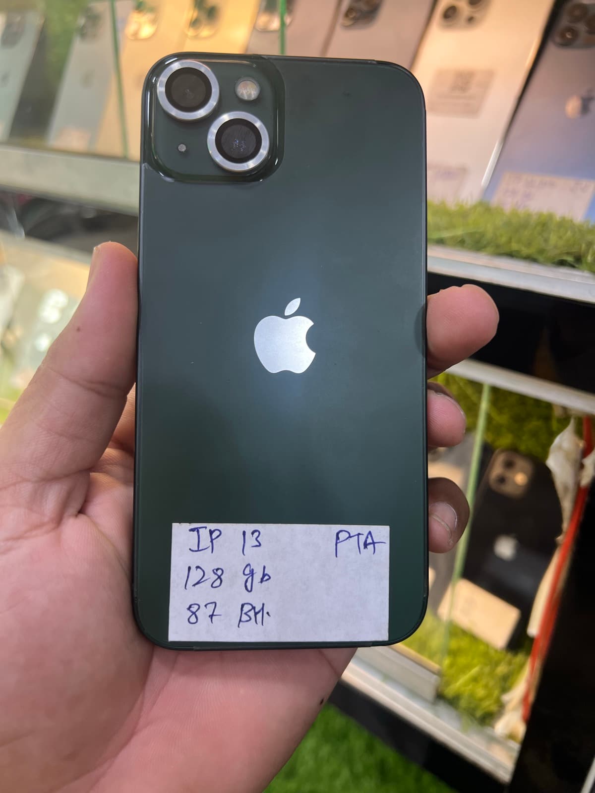 iPhone 13 · 128GB