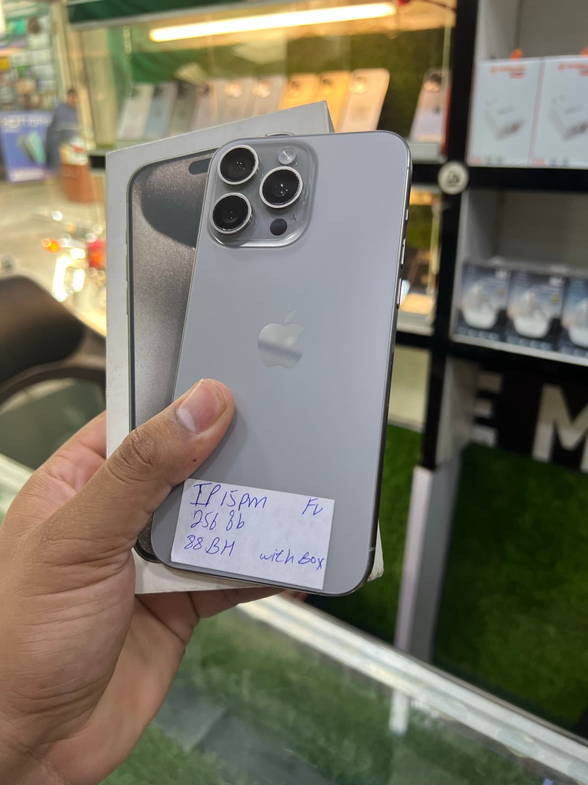 iPhone 15 Pro Max · 256GB