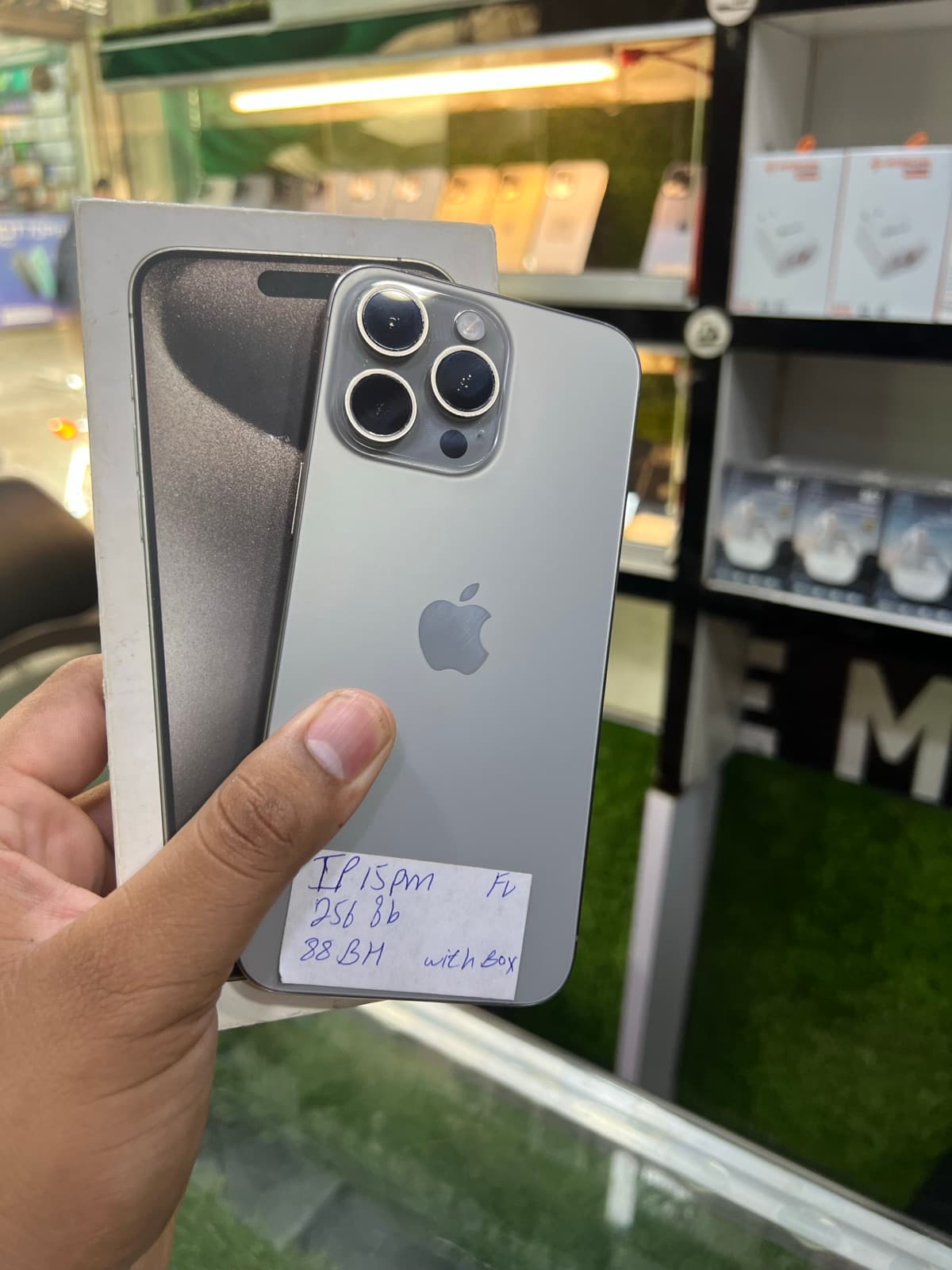 Apple iPhone 15 Pro Max 256GB in Natural Titanium — photo 3