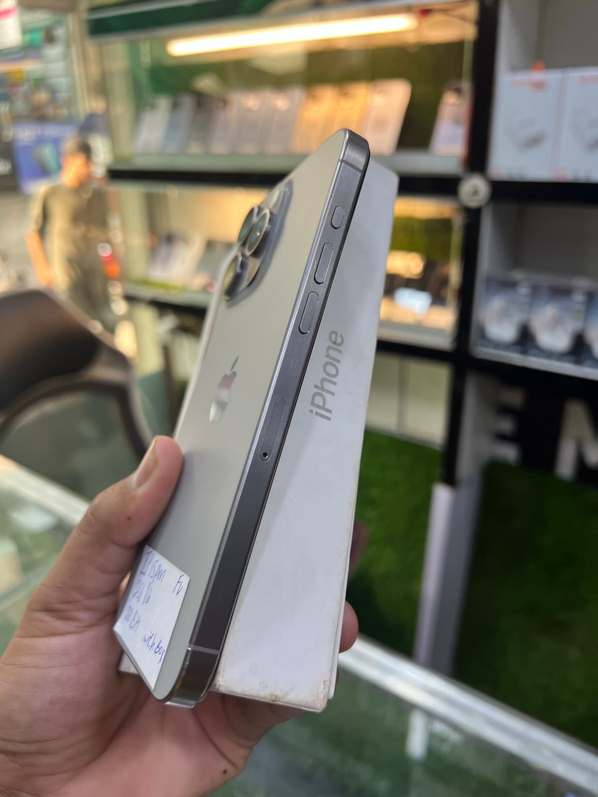 Apple iPhone 15 Pro Max 256GB in Natural Titanium — photo 5