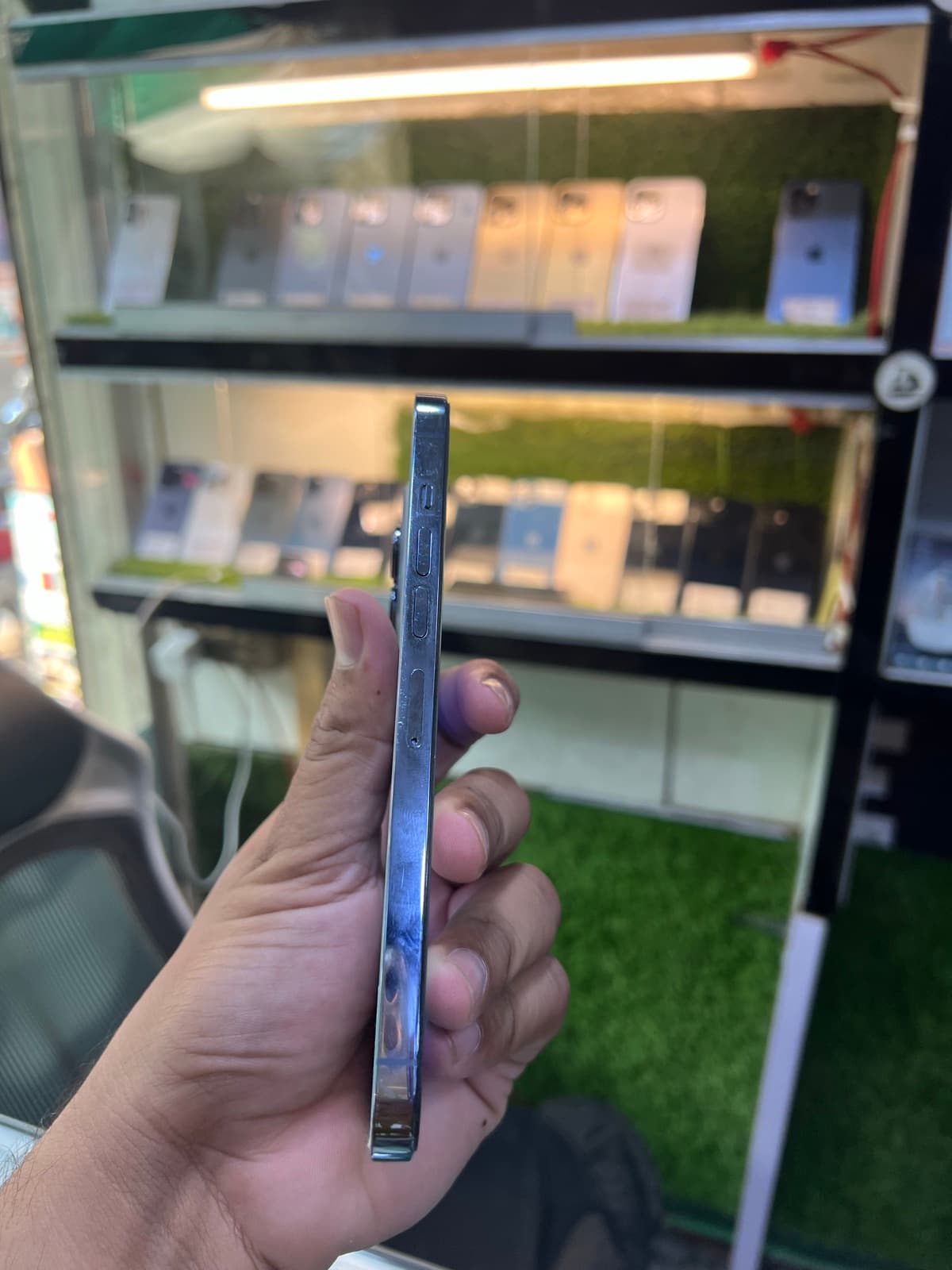 Apple iPhone 13 Pro Max 256GB in Sierra Blue — photo 5
