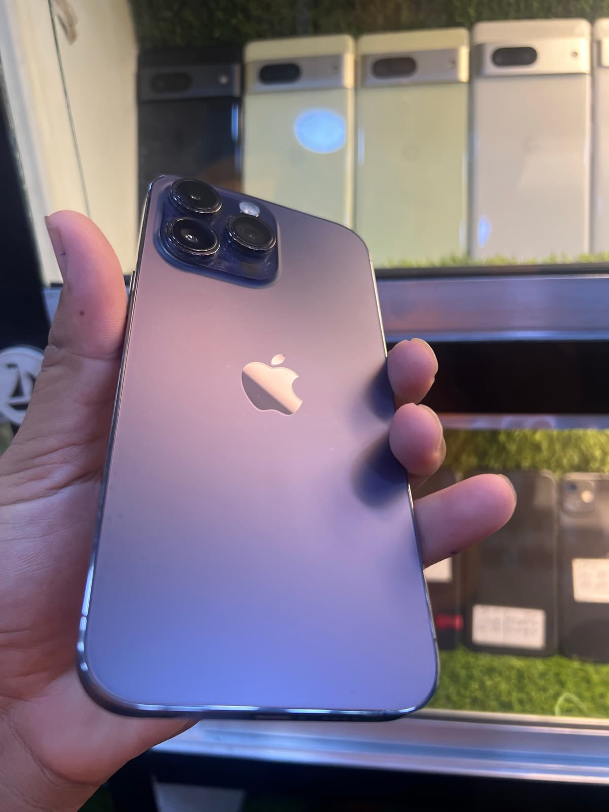 Apple iPhone 14 Pro Max 256GB in Deep Purple — photo 5