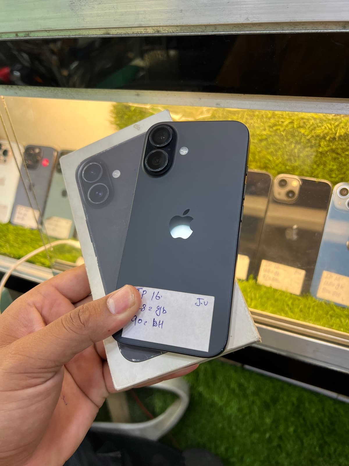 iPhone 16 · 128GB