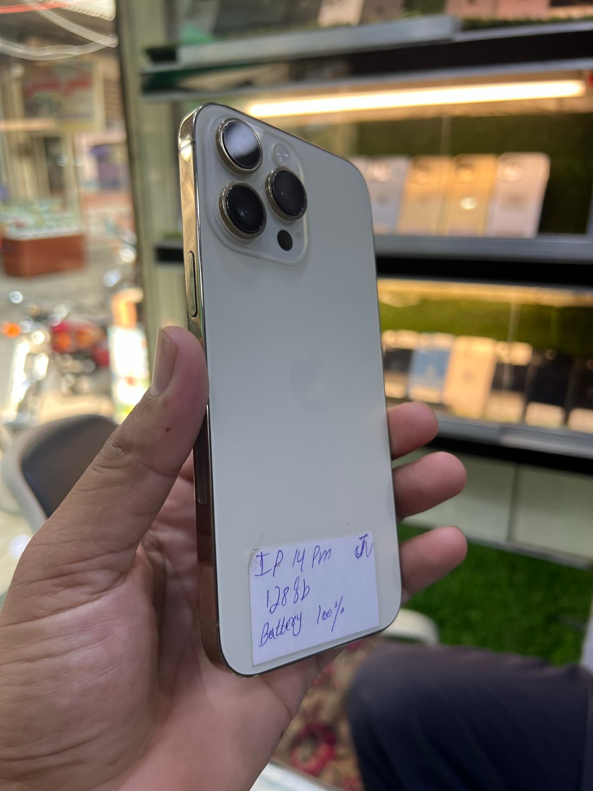 Apple iPhone 14 Pro Max 128GB in Gold — photo 2