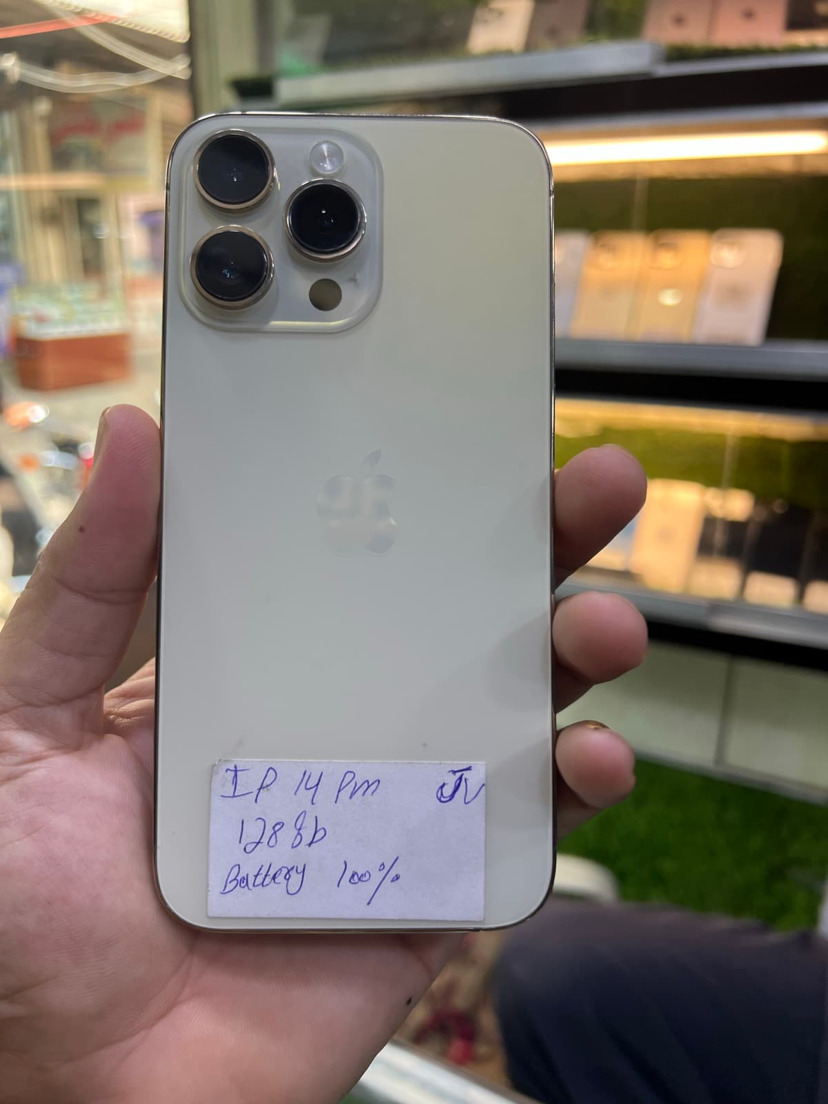 Apple iPhone 14 Pro Max 128GB in Gold — photo 5