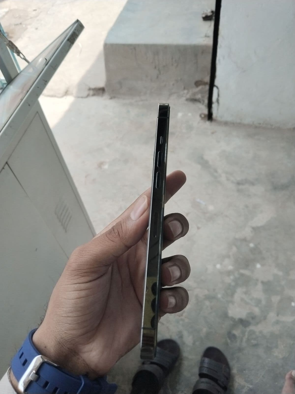 Apple iPhone 12 Pro Max 512GB in Graphite — photo 3