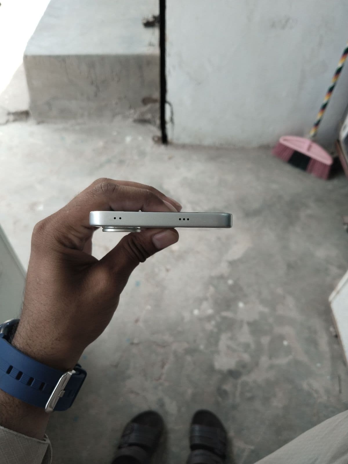 Vivo Y400 5G 8GB / 256GB in Glam White — photo 3