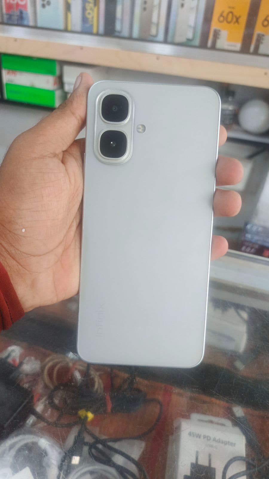 Infinix Smart 10 4GB / 64GB in Titanium Silver — photo 2