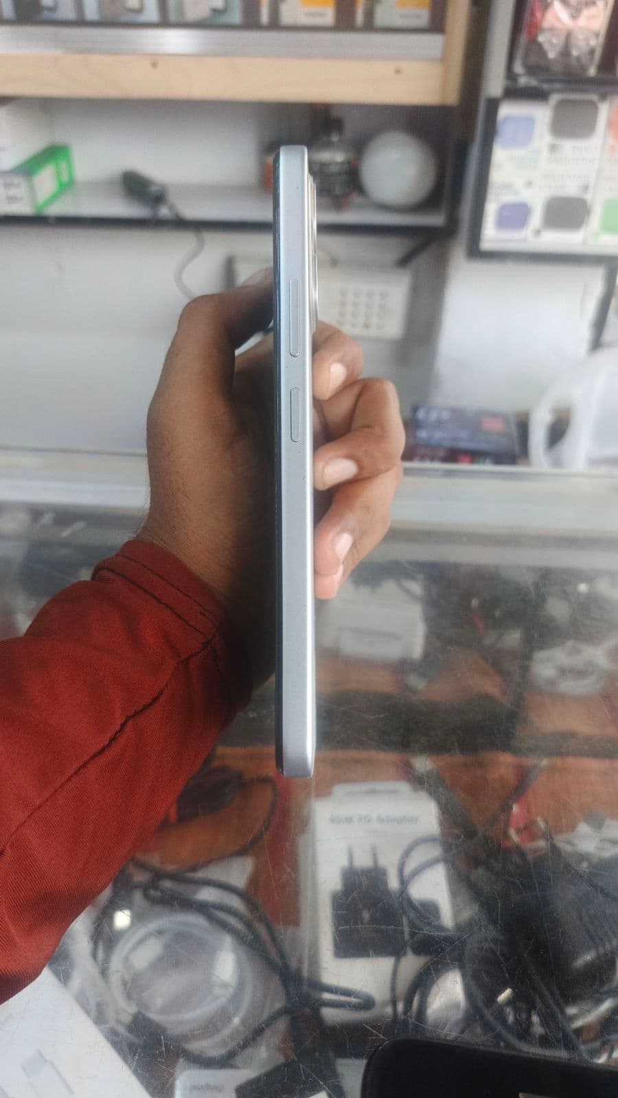 Infinix Smart 10 4GB / 64GB in Titanium Silver — photo 4