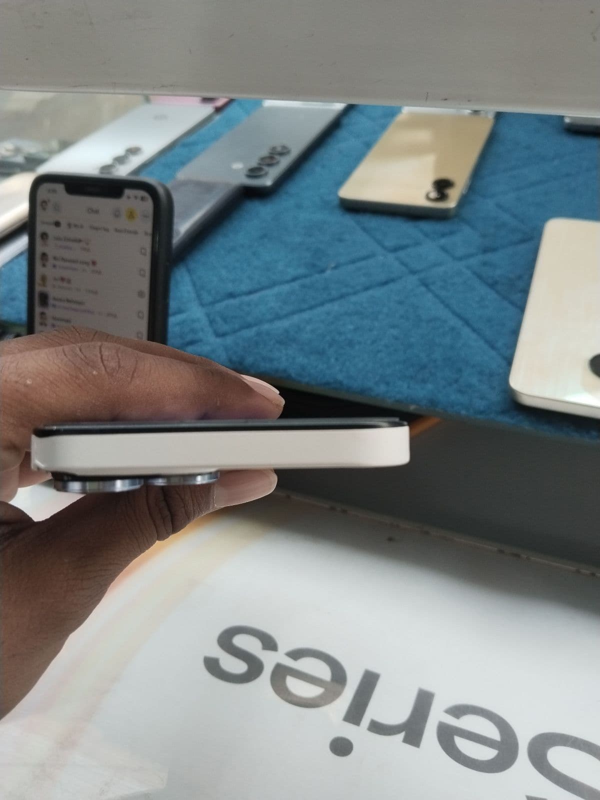 Apple iPhone 14 128GB in Midnight — photo 3