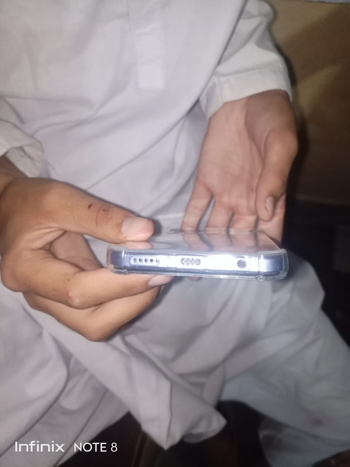 Vivo Y17s 6GB / 128GB in Glitter Purple — photo 4