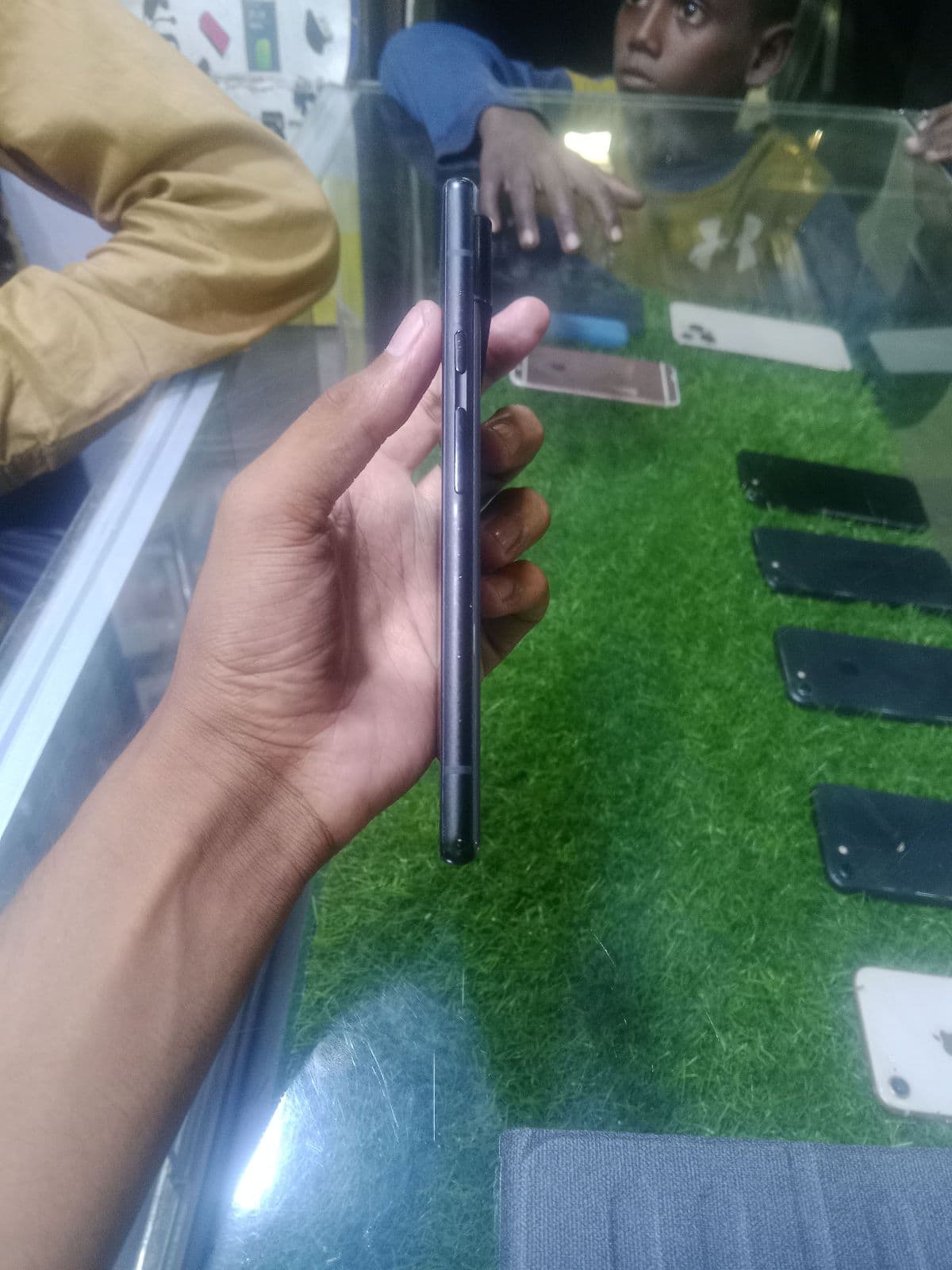 Google Pixel 6 8GB / 128GB in Stormy Black — photo 4