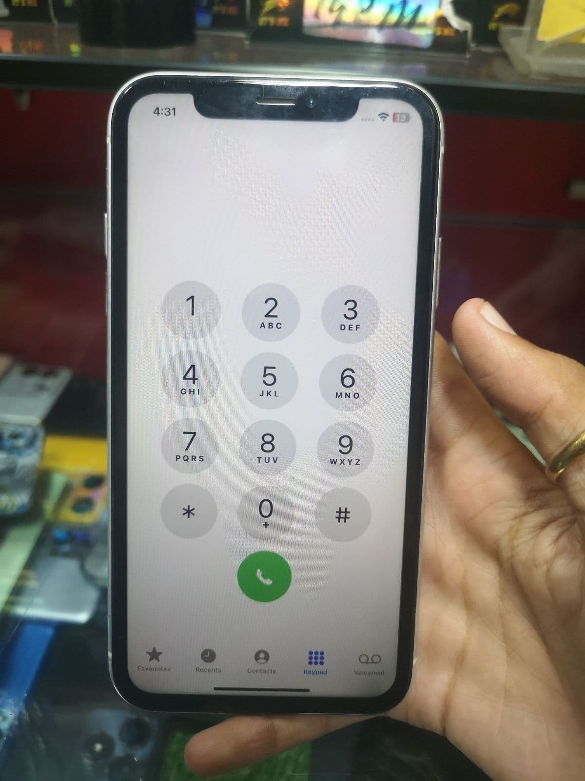 iPhone XR · 64GB