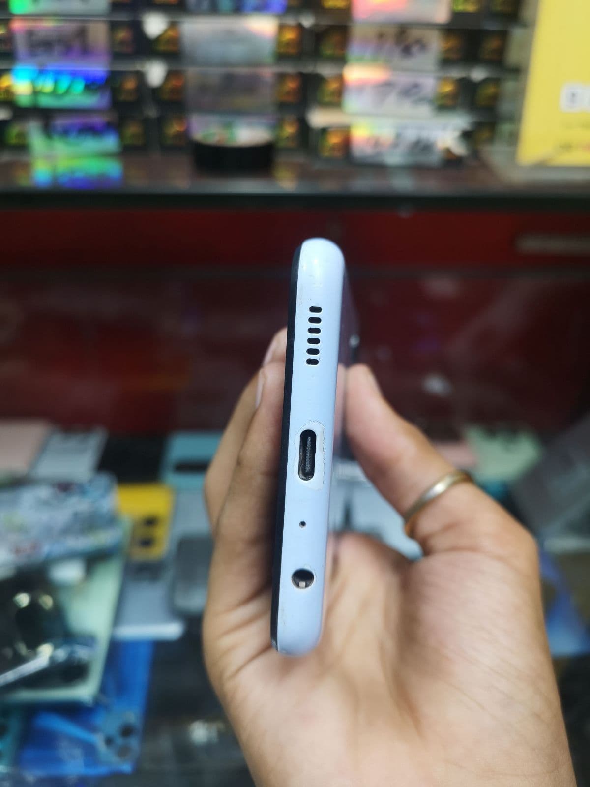 Samsung Galaxy A13 4GB / 128GB in Blue — photo 4