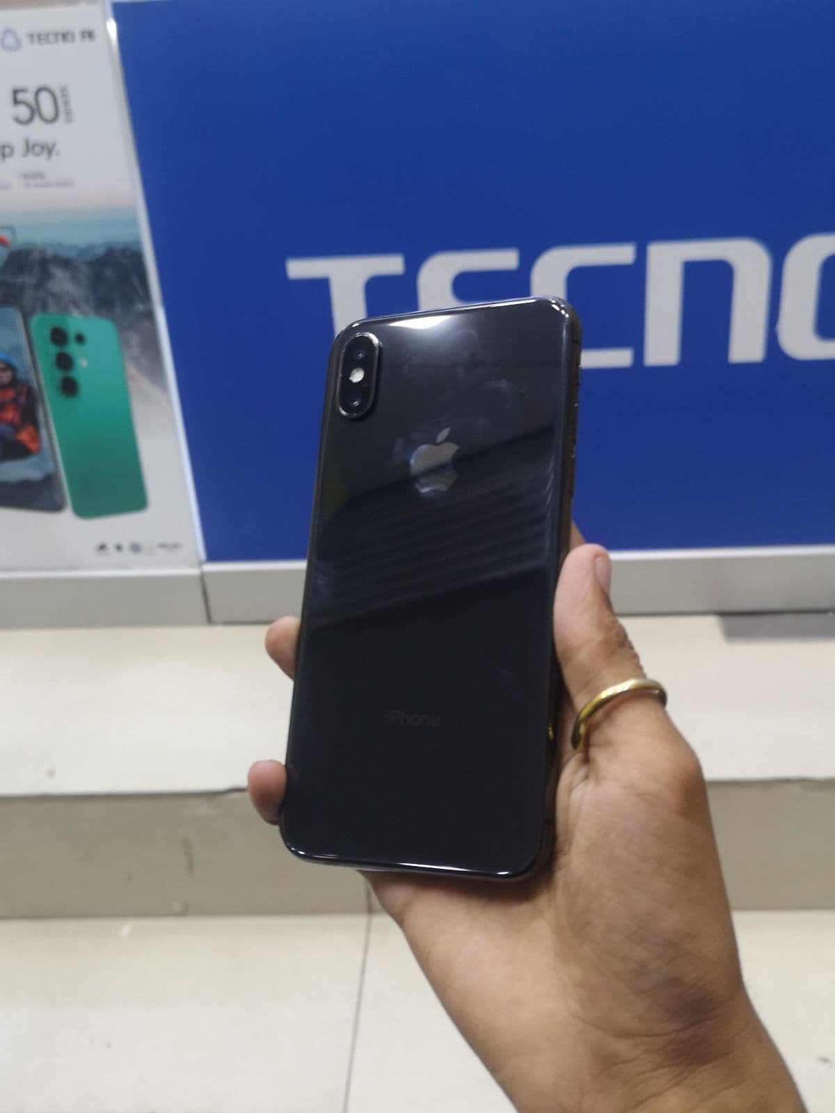 Apple iPhone X 64GB in Space Gray — photo 2