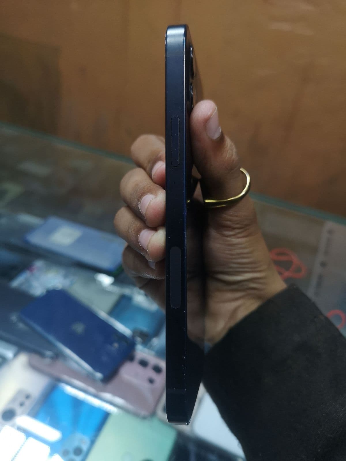 Apple iPhone 12 64GB in Black — photo 5