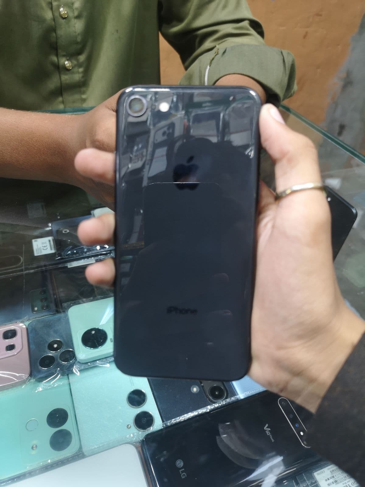 Apple iPhone 8 64GB in Space Gray — photo 2