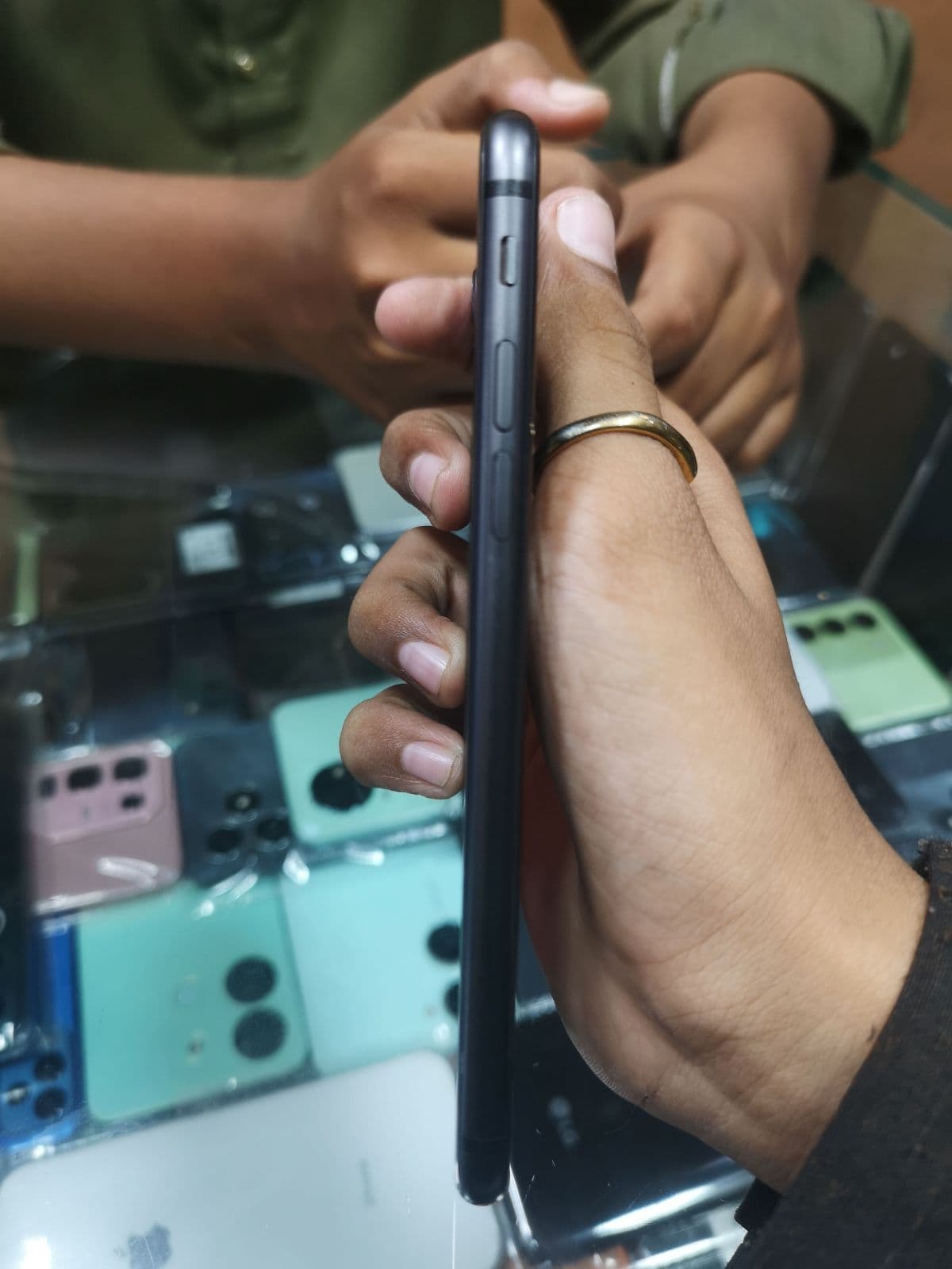 Apple iPhone 8 64GB in Space Gray — photo 3