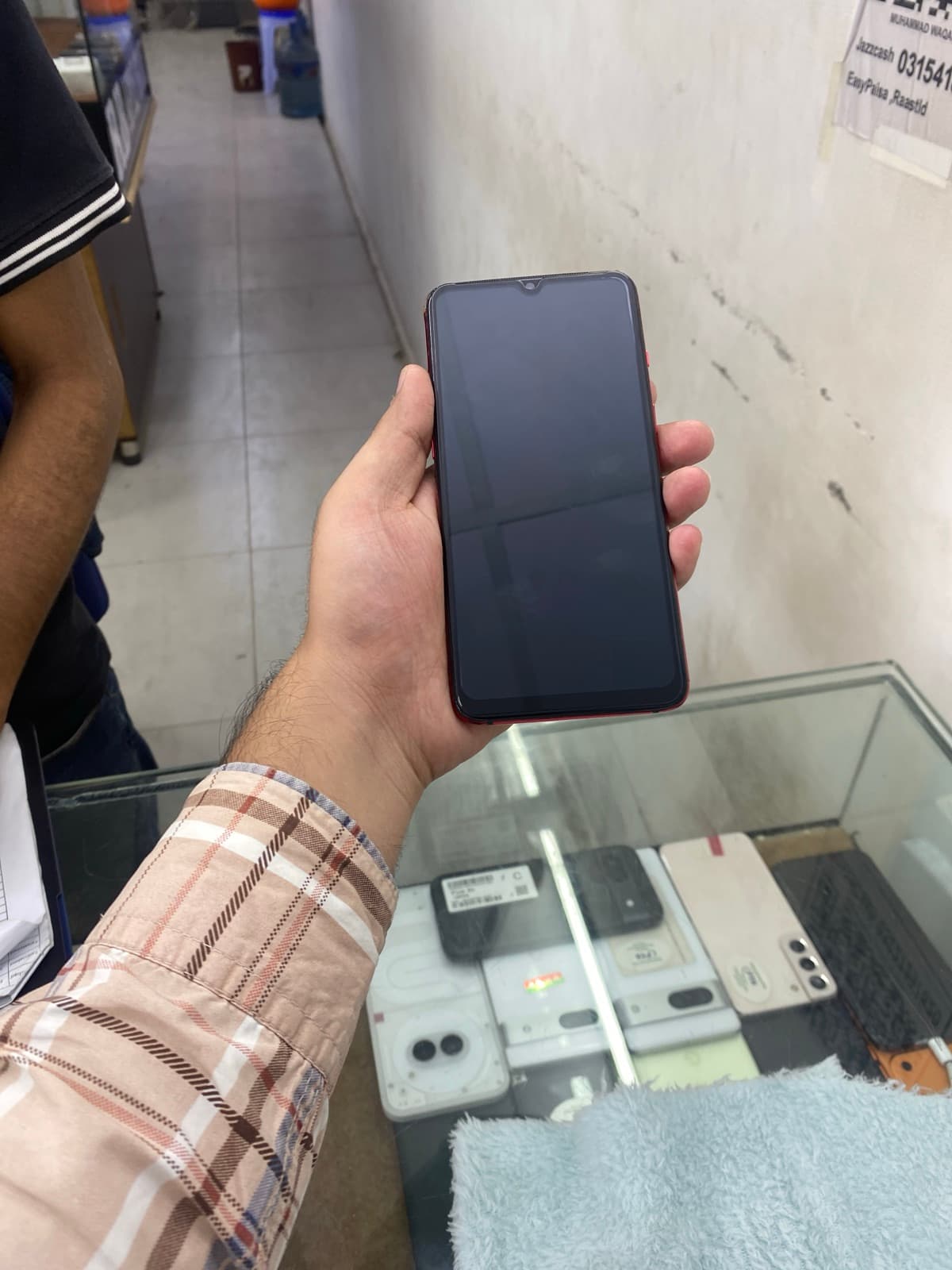 OnePlus 7 8GB / 256GB in Red — photo 2