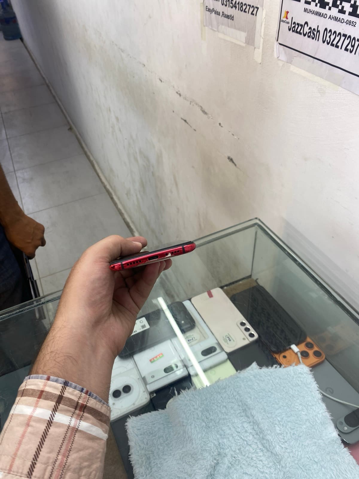OnePlus 7 8GB / 256GB in Red — photo 5