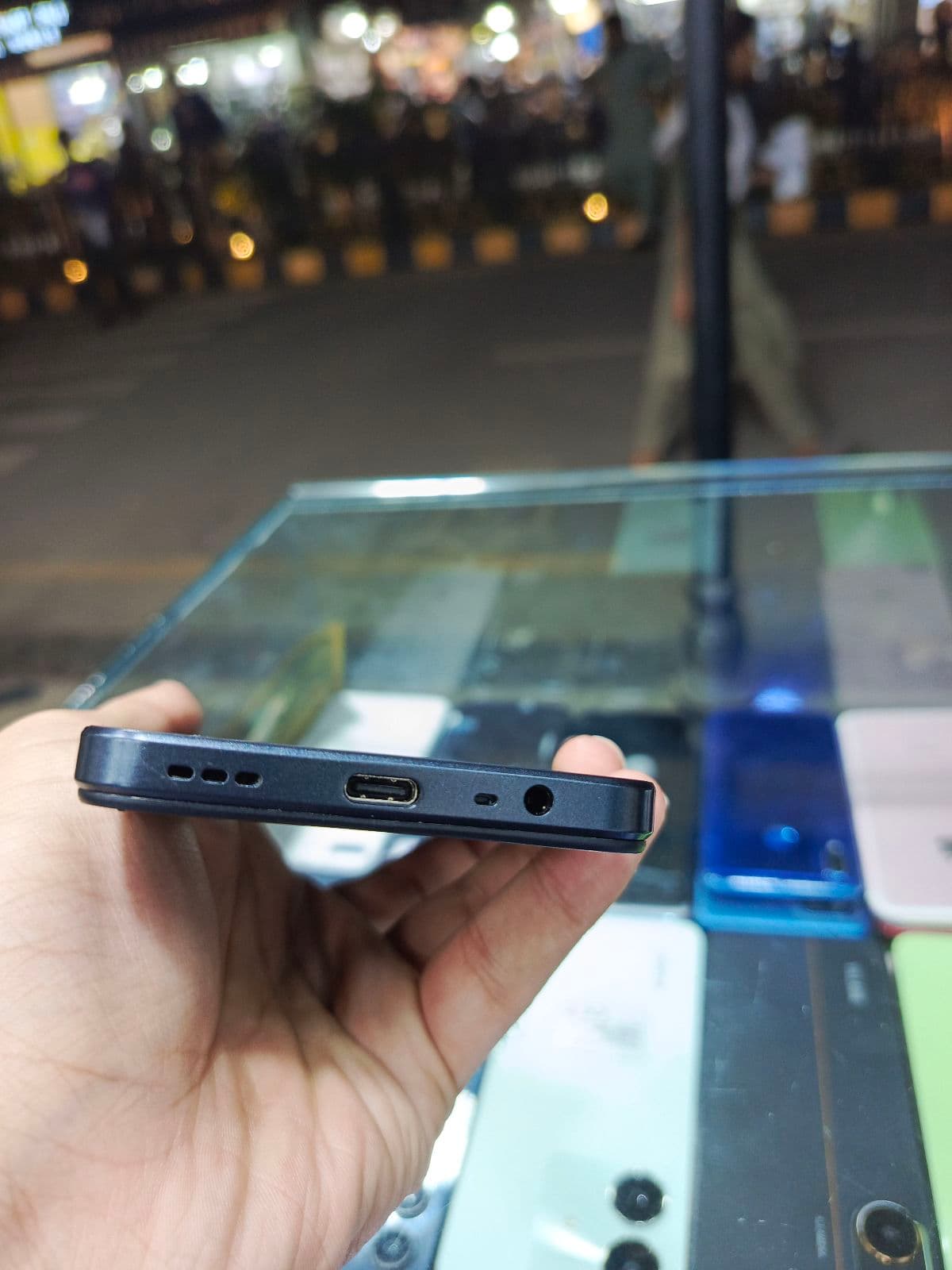 Oppo A78 8GB / 256GB in Mist Black — photo 3