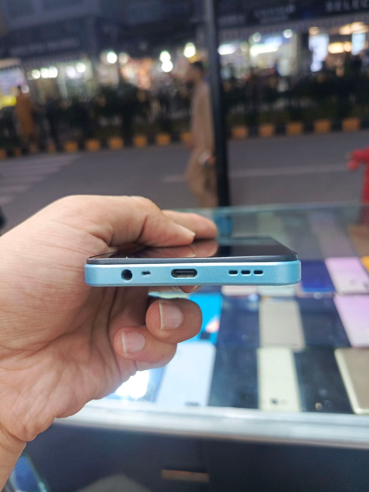 Oppo A3x 4GB / 128GB in Ocean Blue — photo 4