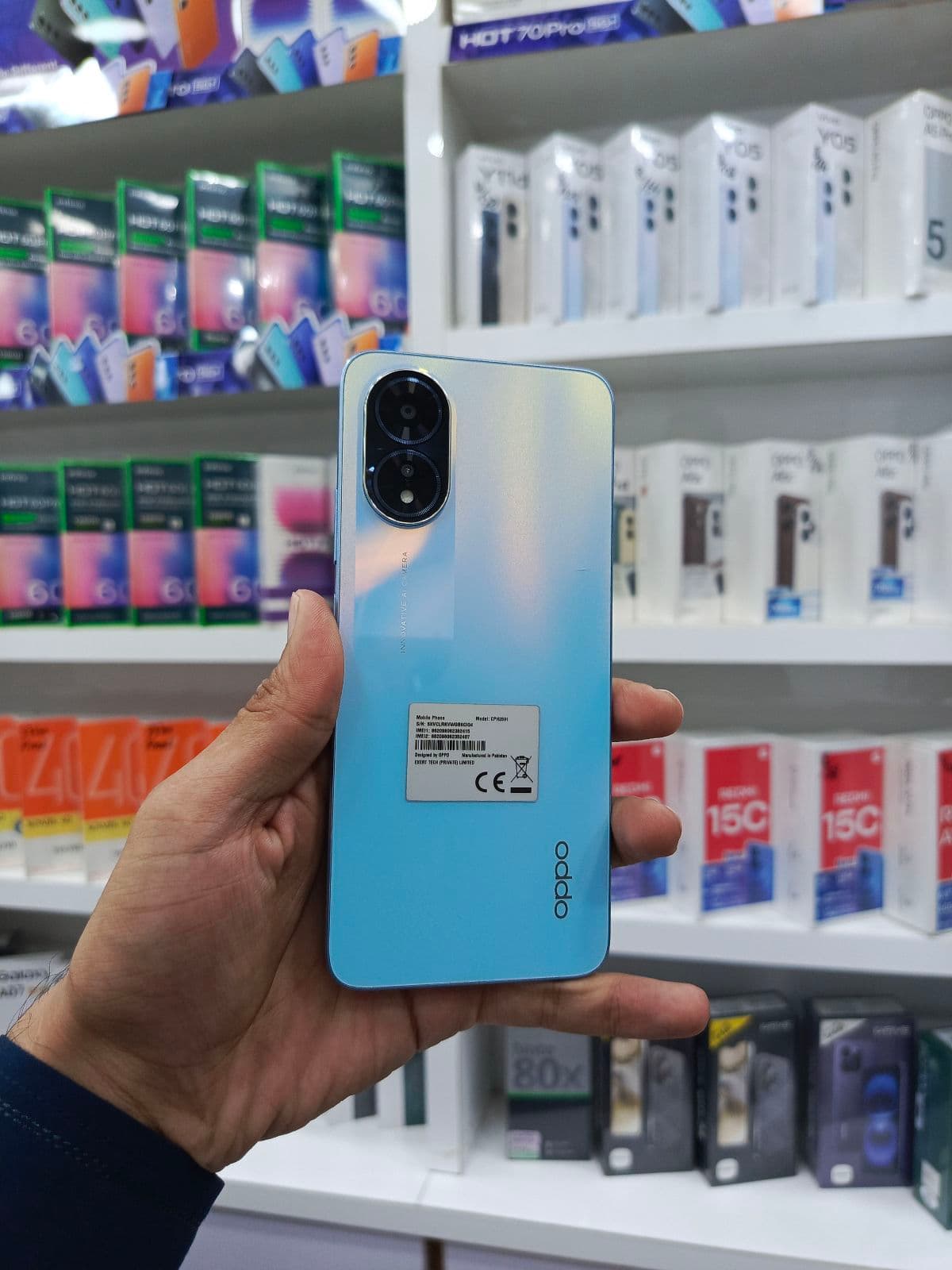 Oppo A18 4GB / 128GB in Glowing Blue — photo 1
