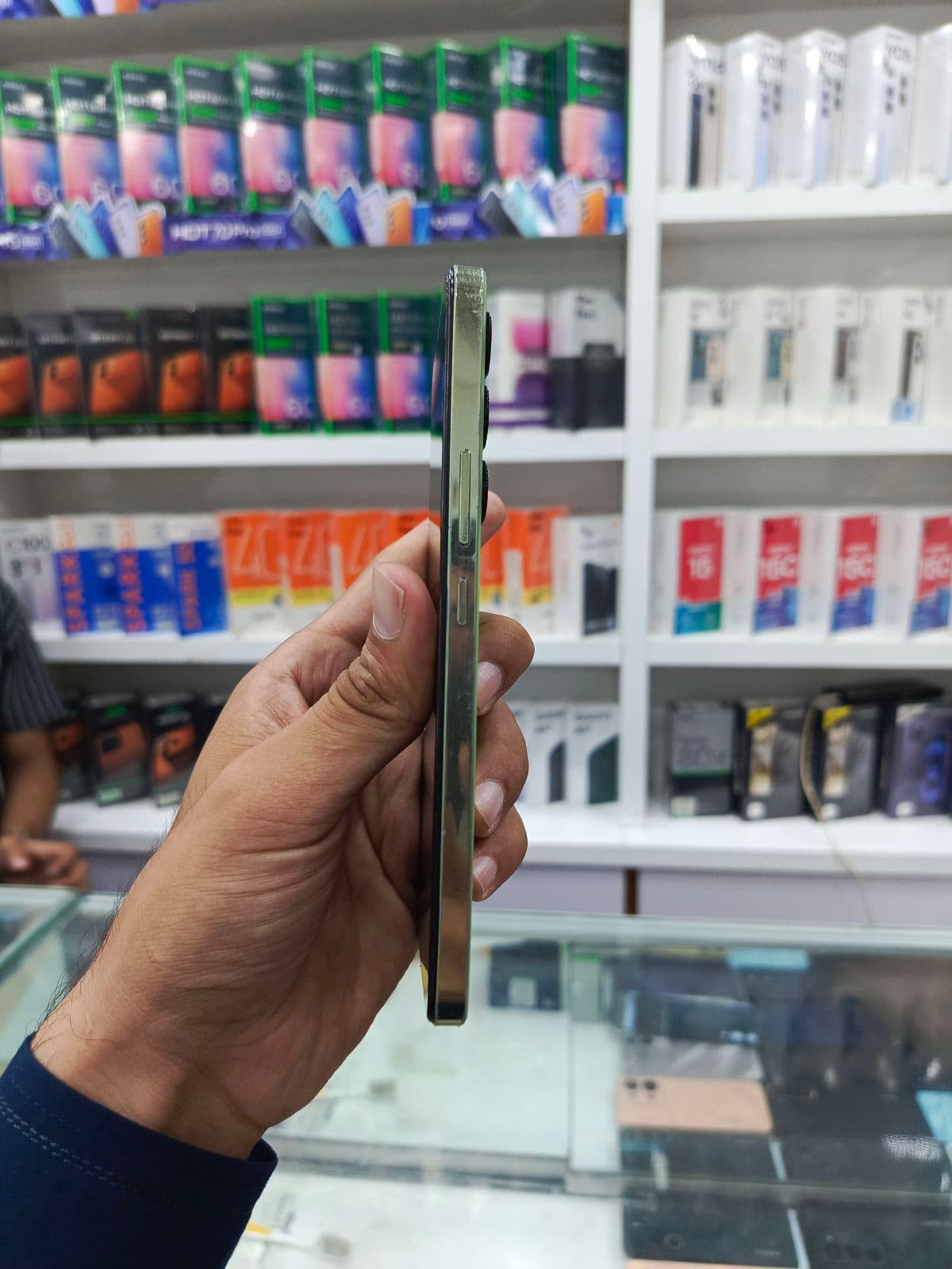 Vivo Y100 8GB / 256GB in Breeze Green — photo 2