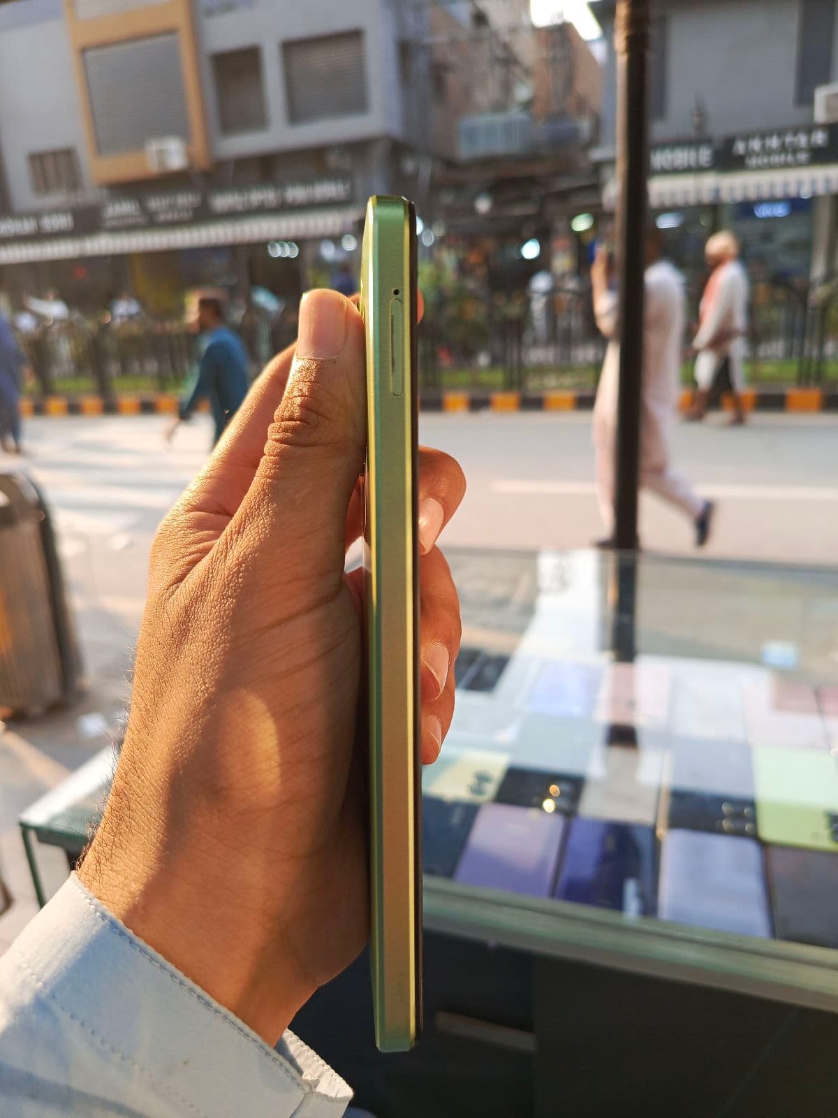 Vivo Y18 4GB / 128GB in Gem Green — photo 5