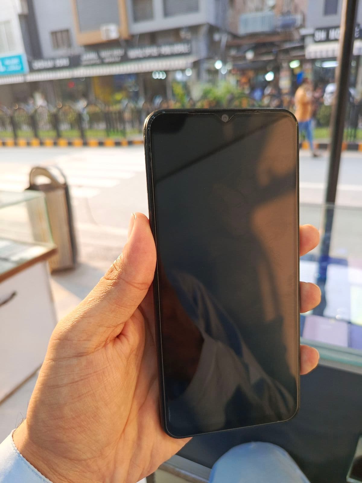 Vivo Y03t 4GB / 64GB in Gem Green — photo 2