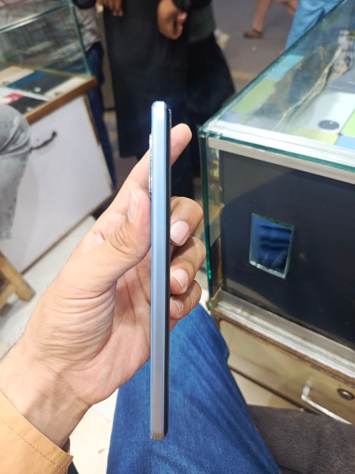 Vivo Y33s 8GB / 128GB in Midday Dream — photo 3