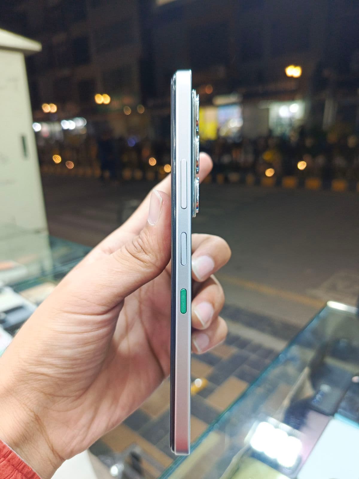Infinix Hot 60i 6GB / 128GB in Titanium Silver — photo 2
