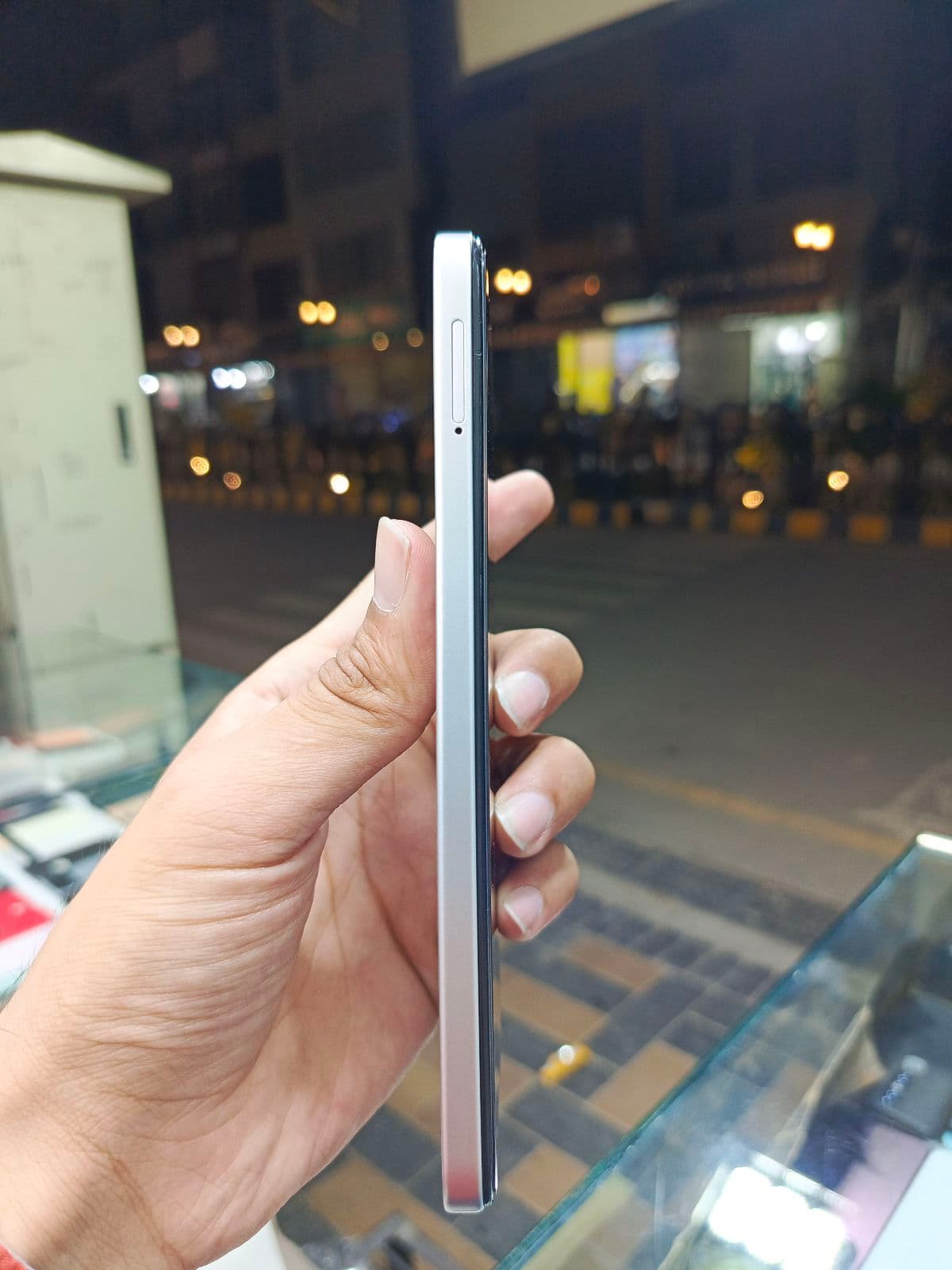 Infinix Hot 60i 6GB / 128GB in Titanium Silver — photo 3