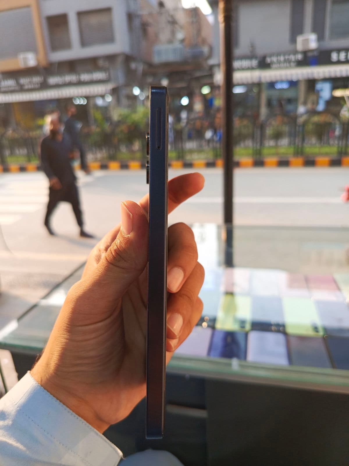 Samsung Galaxy A06 4GB / 128GB in Black — photo 3