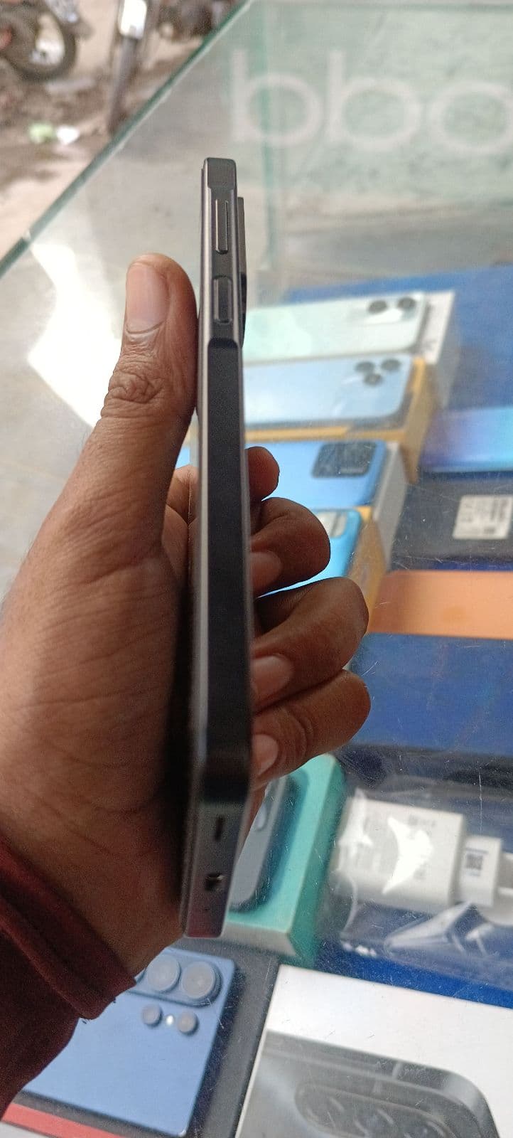Samsung Galaxy A17 8GB / 256GB in Black — photo 4